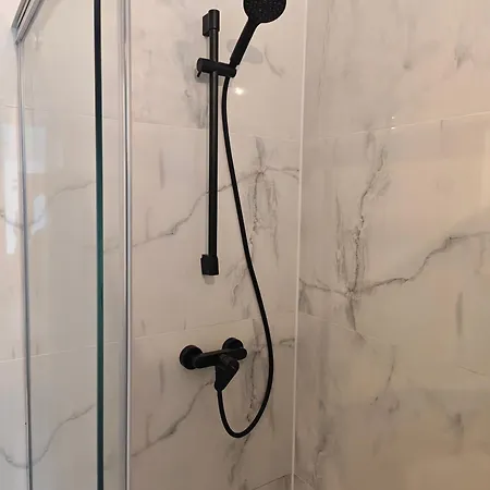 아파트 Work And Iam 130qm 4 Schlafzimmer,9x Einzel Bett, Neu Modernisiert