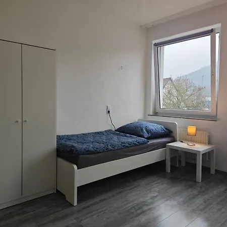 Work And Iam 130qm 4 Schlafzimmer,9x Einzel Bett, Neu Modernisiert 아파트