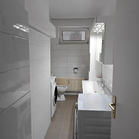 Work And Iam 130qm 4 Schlafzimmer,9x Einzel Bett, Neu Modernisiert 아파트 플레텐베르크