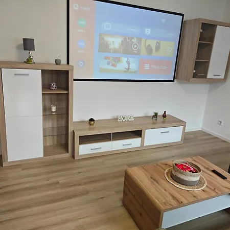 Work And Iam 130qm 4 Schlafzimmer,9x Einzel Bett, Neu Modernisiert 아파트 플레텐베르크