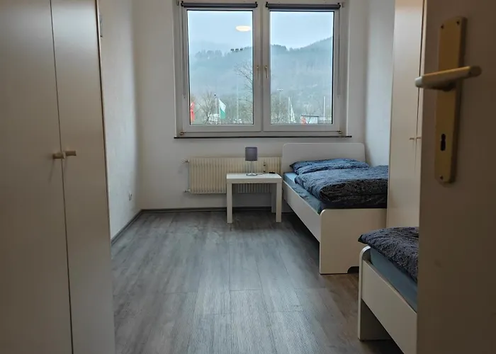 Lejlighed Work And Iam 130qm 4 Schlafzimmer,9x Einzel Bett, Neu Modernisiert Plettenberg